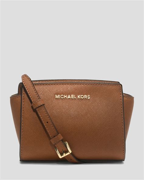 michael kors selma mini braun|Selma Mini Crossgrain Leather Crossbody Bag .